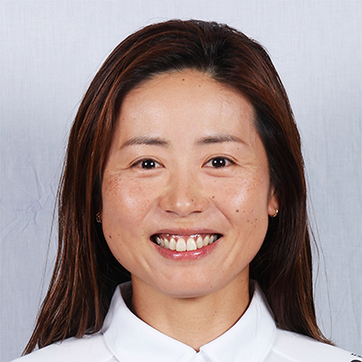 秦 由加子